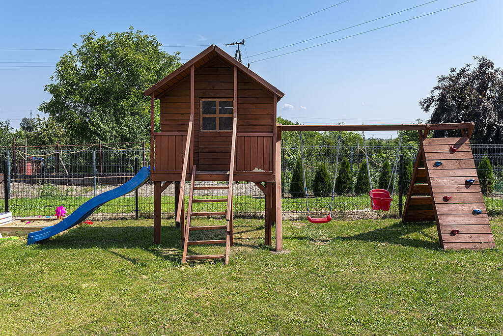 Bauen Sie das perfekte Baumhaus mit nur 15K budgetfreundlichem Baumhaus Bausatz mit unseren Kundenbeispielen 2