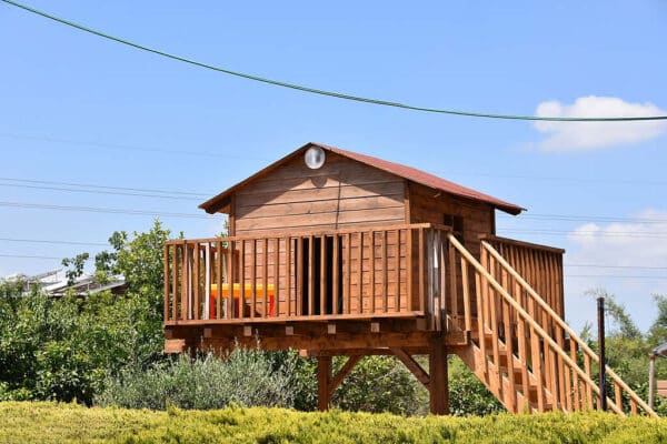 Comment construire une cabane moderne pas à pas conforme aux codes de construction de 2024 1