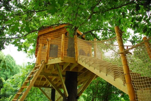 The Canopy Escape treehouse in Chester Springs, Pennsylvania